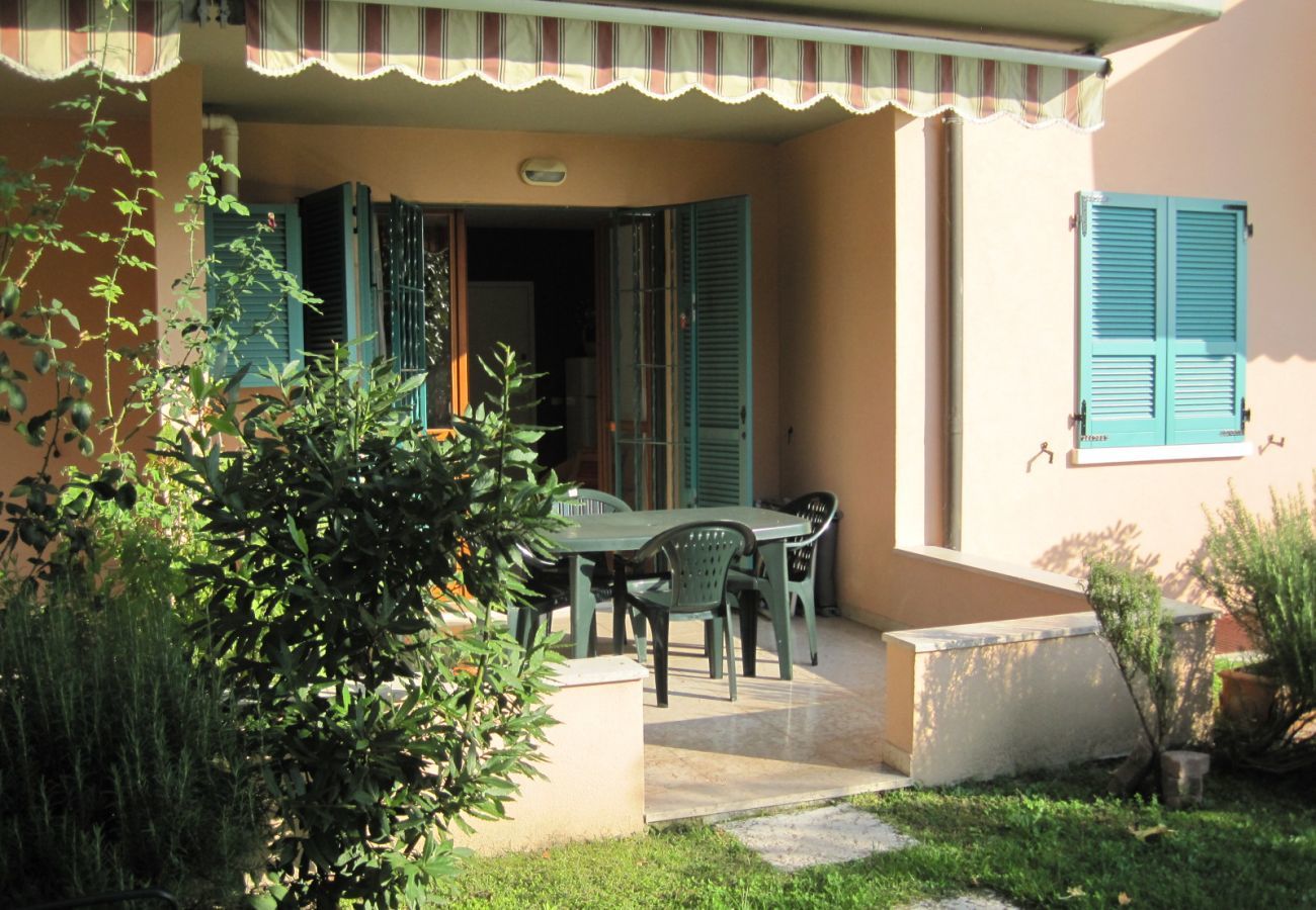 Wohnung in Lazise - Regarda – Zweizimmerwohnung Ortensia in Lazise mit Pool und Garten