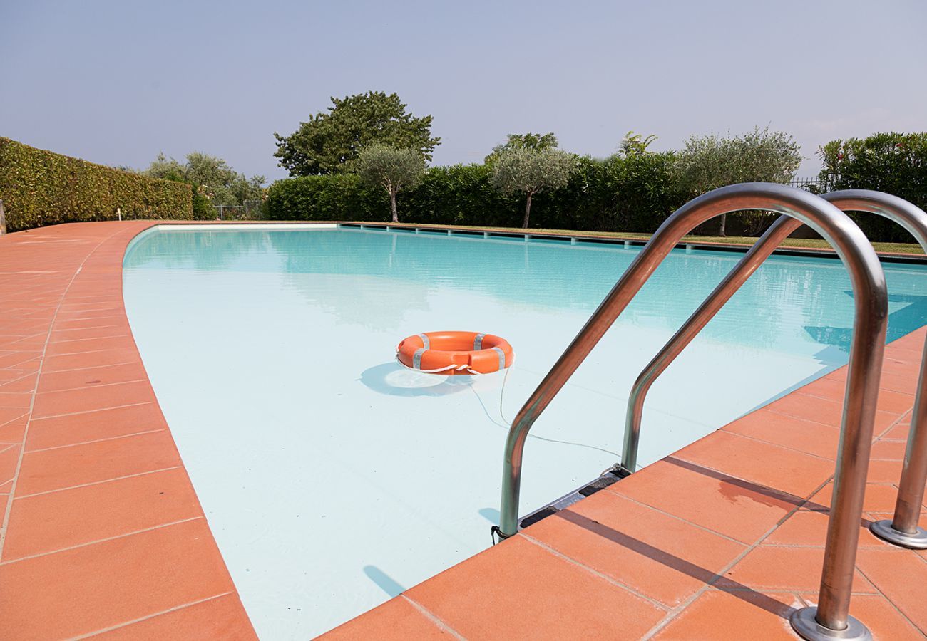 Wohnung in Lazise - Regarda – Wohnung Miralago in Lazise mit privat Garten, Pool, Hund erlaubt