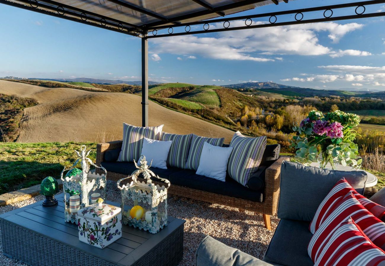 Villa in Fabbrica - VILLA LAJATICO Farmhouse with Private Pool and the Most Exciting View over the Hilltops