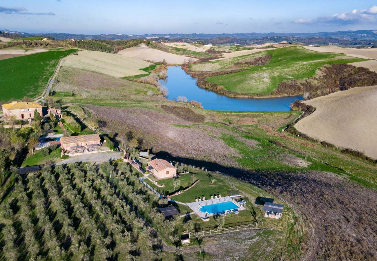 Villa in Fabbrica - VILLA LAJATICO Farmhouse with Private Pool and the Most Exciting View over the Hilltops