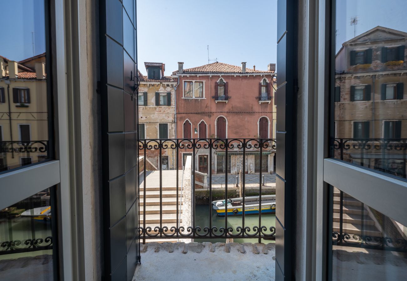 Ferienwohnung in Venedig -  Lion Palace Canal View R&R