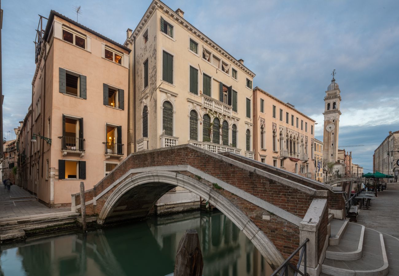 Ferienwohnung in Venedig -  Lion Palace Canal View R&R