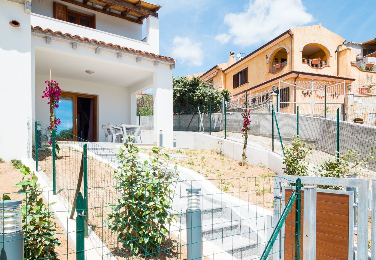 Chalet in San Teodoro -  Villetta Zefiro - Haus mit Aussicht, Garten, 5min Lu Impostu | KLODGE