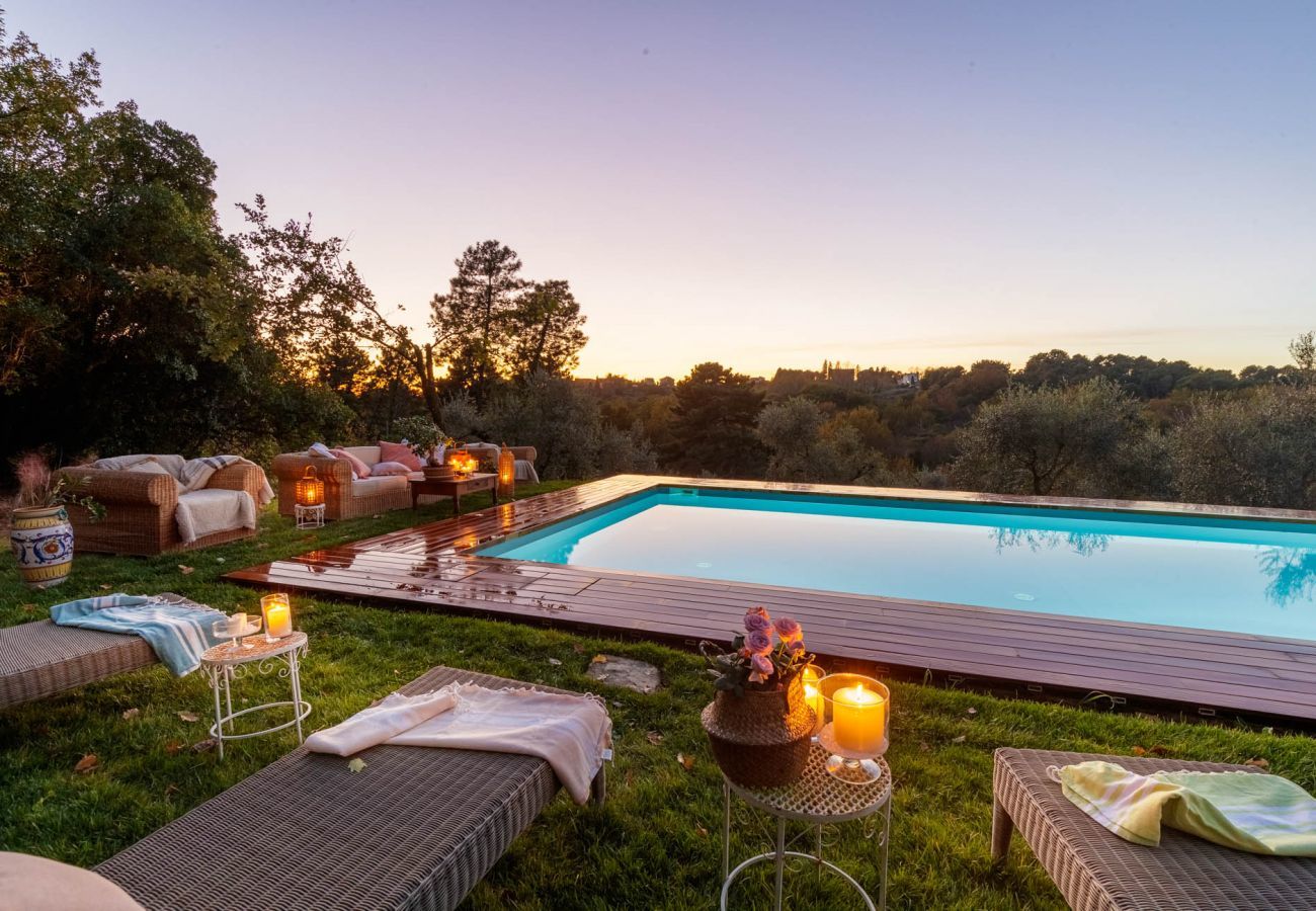 Villa in Capannori - Villa Lorena, a Family Vintage Home with Indoor Pool, Air Conditioning, Outdoor Pool, Fitness Room & Wifi