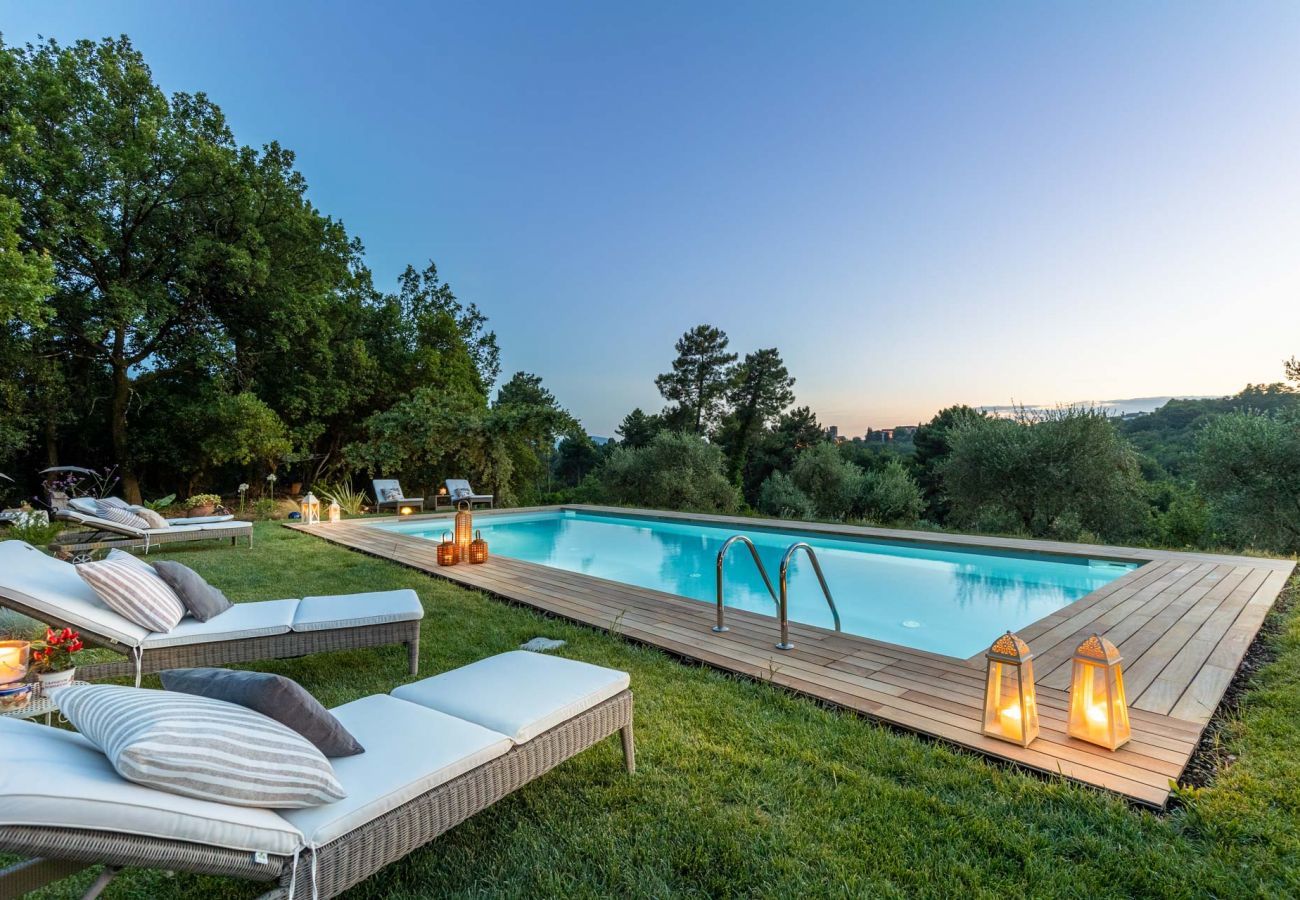 Villa in Capannori - Villa Lorena, a Family Vintage Home with Indoor Pool, Air Conditioning, Outdoor Pool, Fitness Room & Wifi