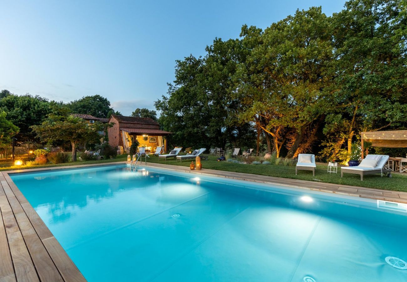 Villa in Capannori - Villa Lorena, a Family Vintage Home with Indoor Pool, Air Conditioning, Outdoor Pool, Fitness Room & Wifi