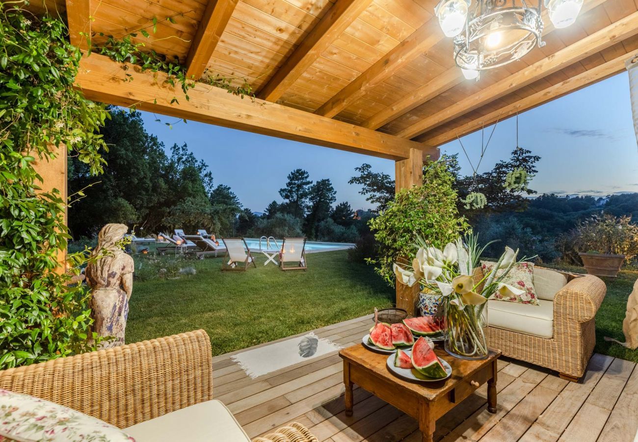 Villa in Capannori - Villa Lorena, a Family Vintage Home with Indoor Pool, Air Conditioning, Outdoor Pool, Fitness Room & Wifi