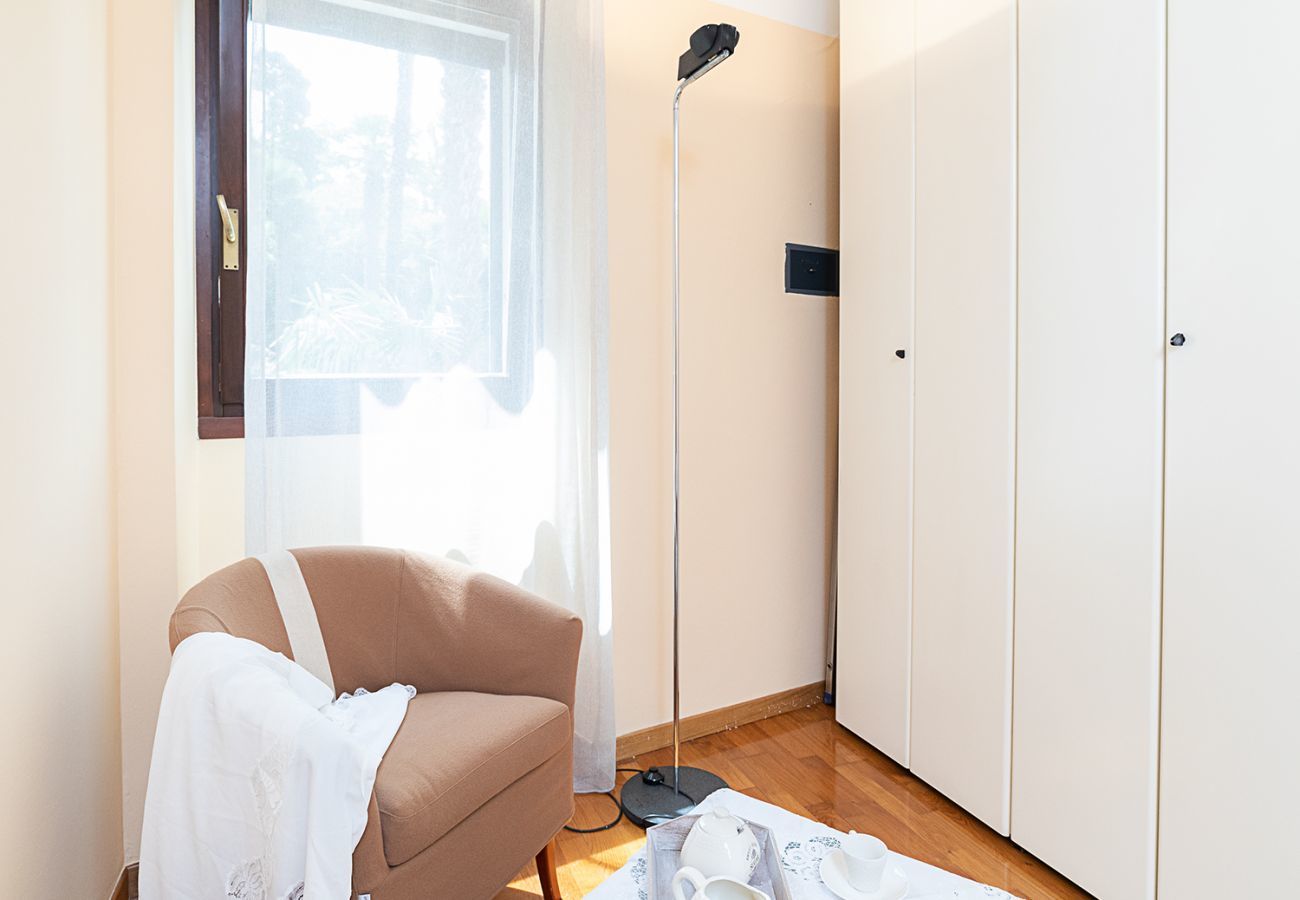 Ferienwohnung in Lazise - Regarda - Apartment Pergolana 11 am See mit Pool und botanischer Garten
