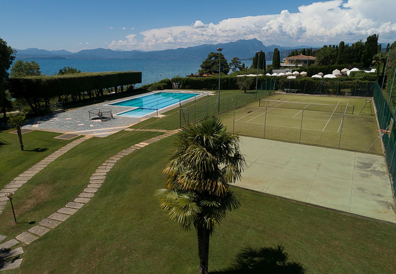 Ferienwohnung in Lazise - Regarda - Apartment Pergolana 11 am See mit Pool und botanischer Garten