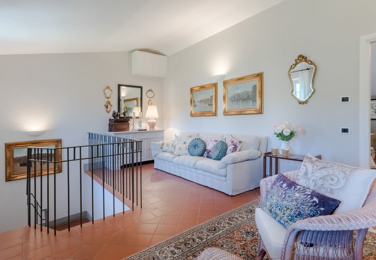 Villa in Capannori - FATTORIA CAMIGLIANO Luxury Farmhouse with Pool inside a Wine Estate