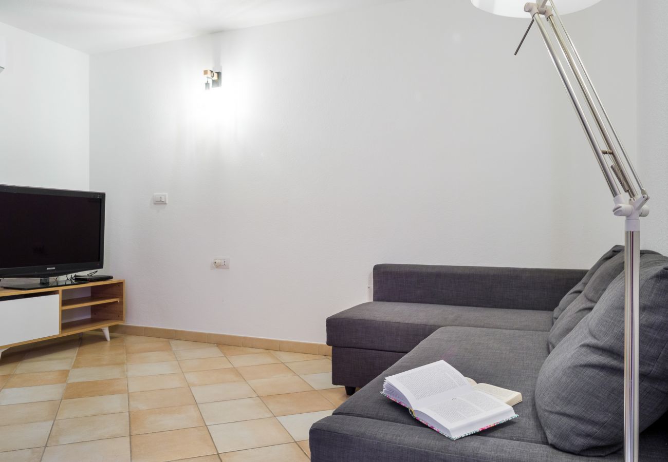 Ferienwohnung in Olbia - Myrsine 7D - Designwohnung, Garten zur Bucht Olbia