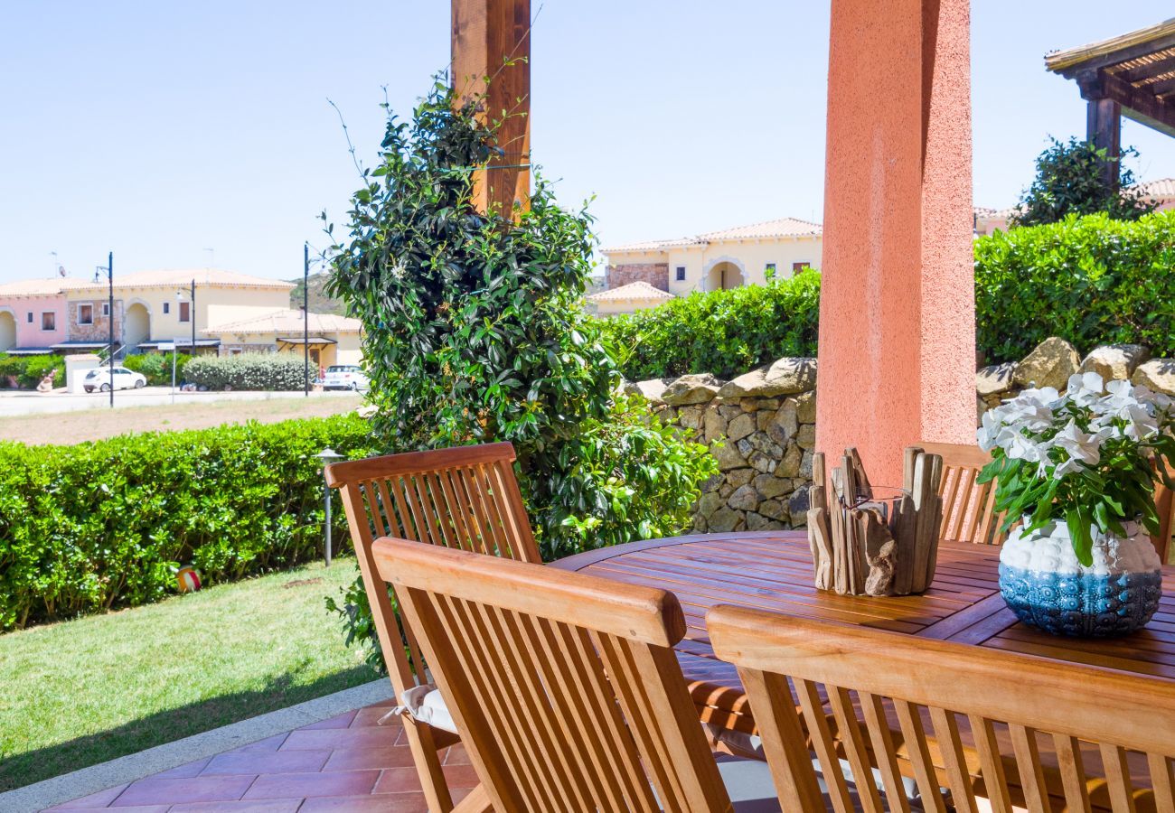 Ferienwohnung in Olbia - Myrsine 7D - Designwohnung, Garten zur Bucht Olbia