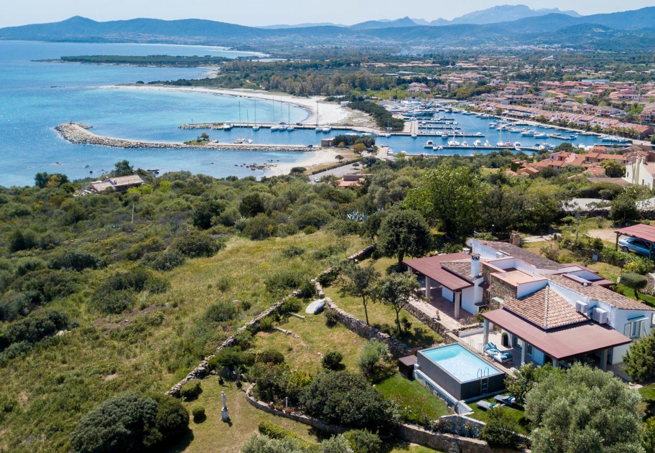 Villa in Ottiolu - VILLA LA BELLA, Luxury Seafront Villa with Panoramic Terrace in Porto Ottiolu, Sardinia