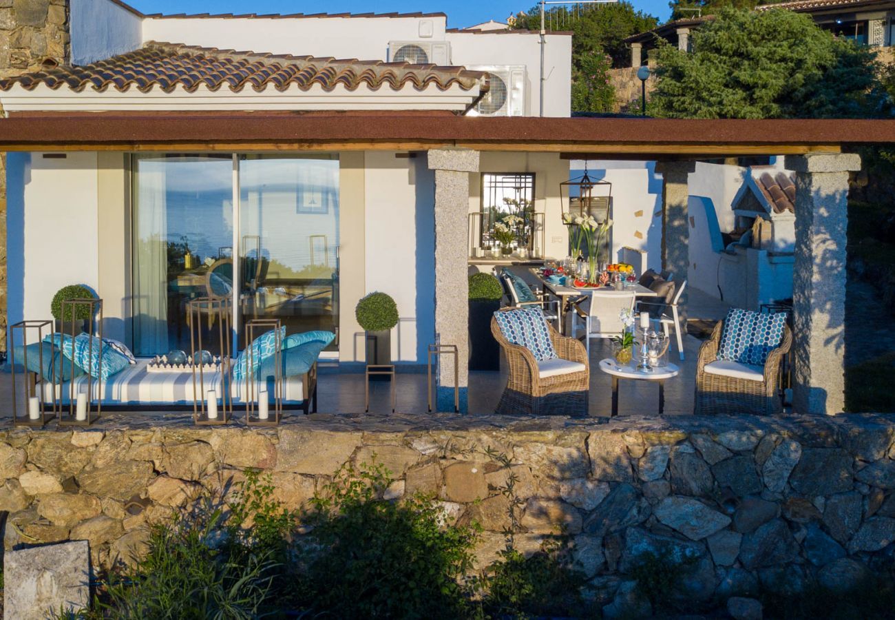 Villa in Ottiolu - VILLA LA BELLA, Luxury Seafront Villa with Panoramic Terrace in Porto Ottiolu, Sardinia