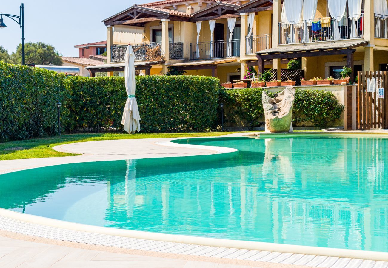 Ferienwohnung in Olbia - Myrsine Viola - moderne Wohnung mit Swimmingpool