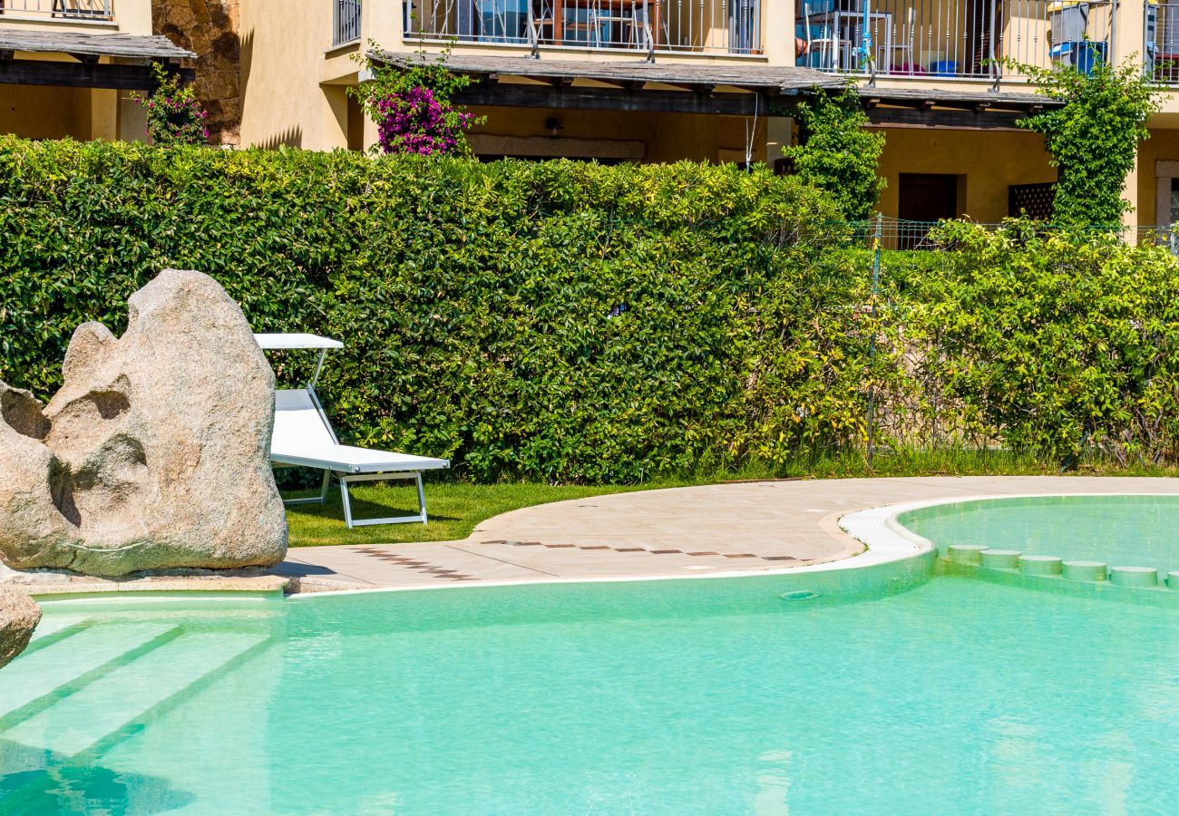 Ferienwohnung in Olbia - Myrsine Genny - Wohnung mit Blick auf den Pool, 4min Sandstrand | KLODGE