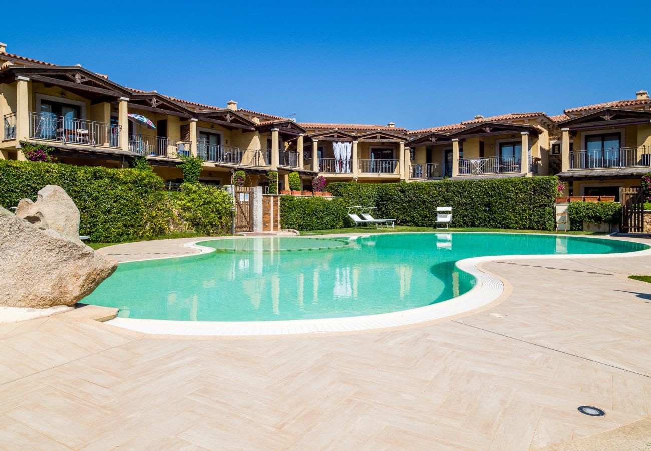 Ferienwohnung in Olbia - Myrsine Genny - Wohnung mit Blick auf den Pool, 4min Sandstrand | KLODGE