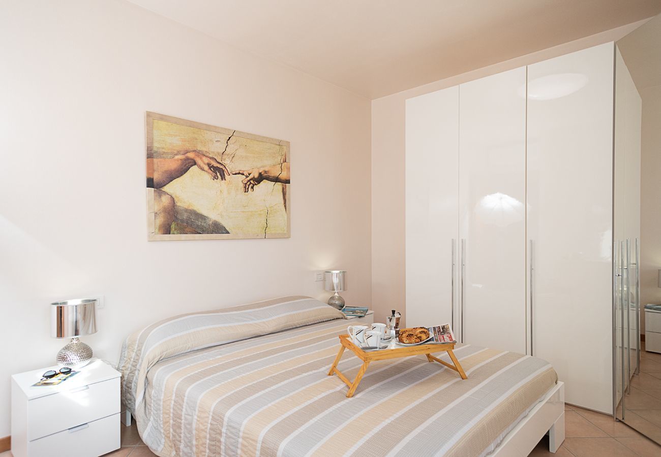 Ferienwohnung in Lazise - Regarda - Wohnung Blanco mit wunderschöner  Seeblick und Pool