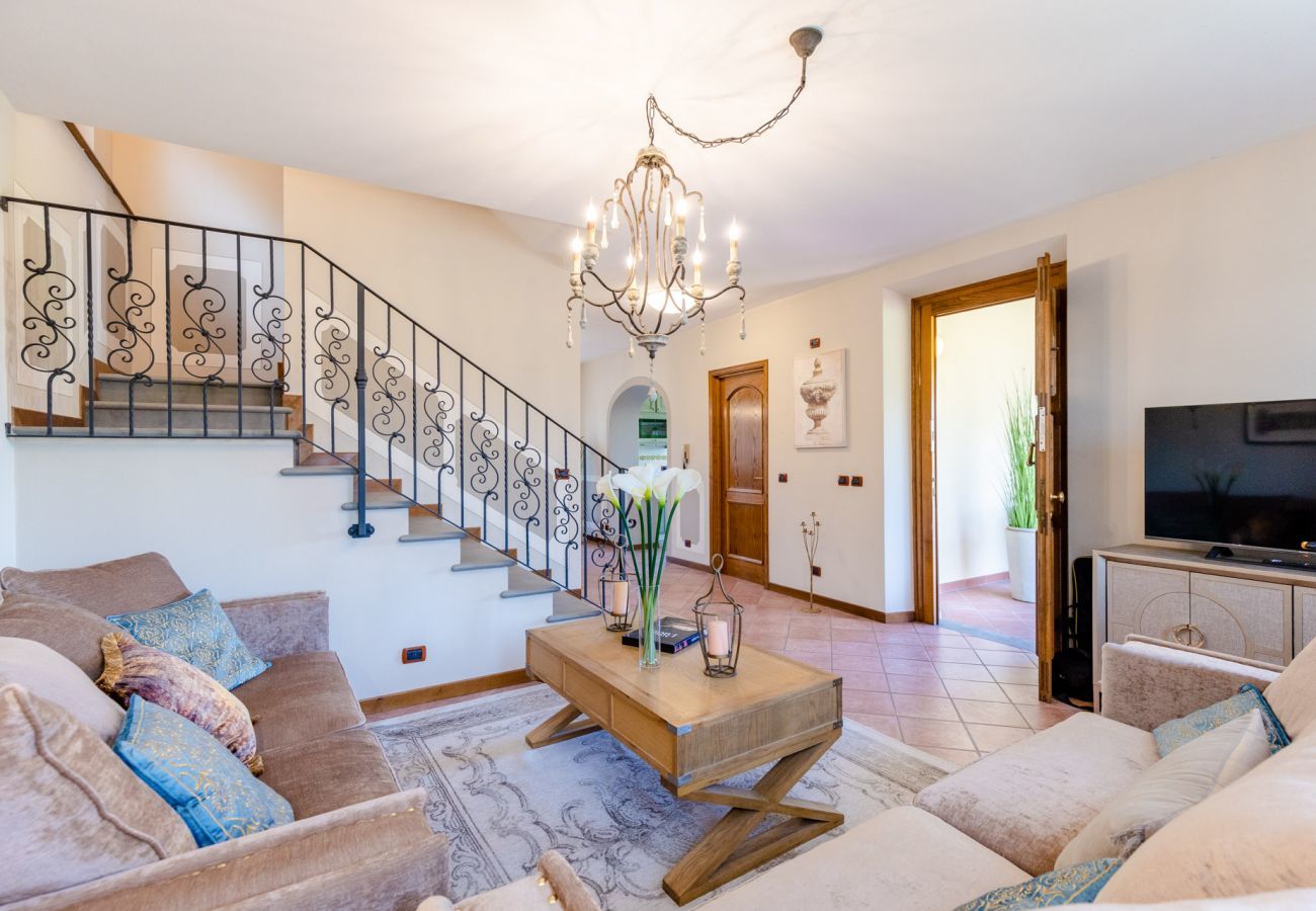 Villa in Lucca - Nonna Bianca, a Genuine Farmhouse in Sant'Alessio, Lucca