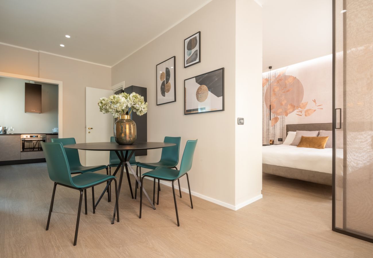 Ferienwohnung in Dorsoduro - Accademia Design Apartment with Balcony R&R