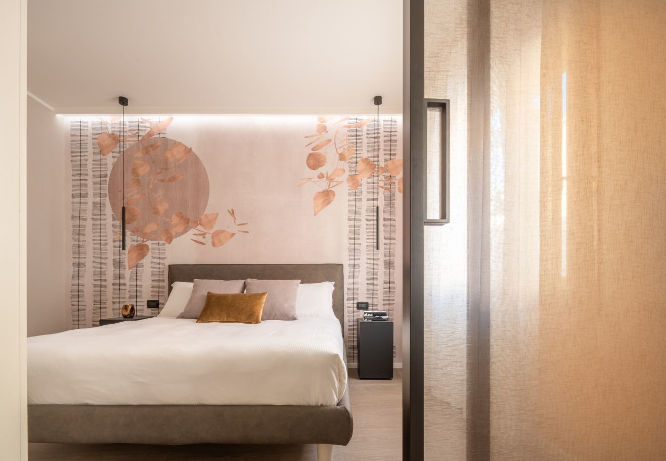 Ferienwohnung in Dorsoduro - Accademia Design Apartment with Balcony R&R