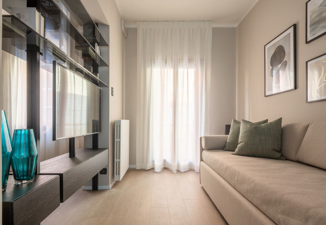 Ferienwohnung in Dorsoduro - Accademia Design Apartment with Balcony R&R