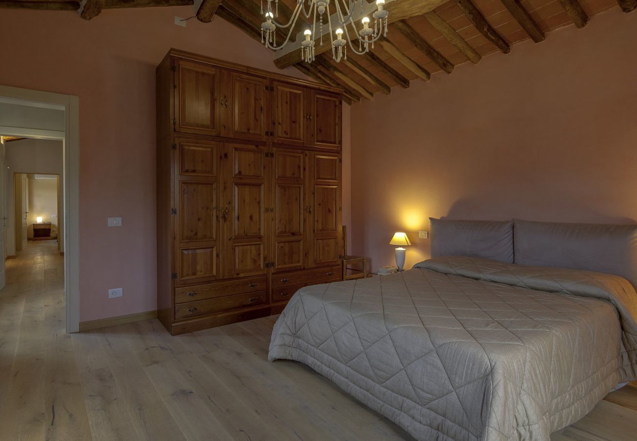 Villa in Pescaglia - Villa Cristina, modern farmhouse with Private Pool between Lucca and the Beach of Camaiore