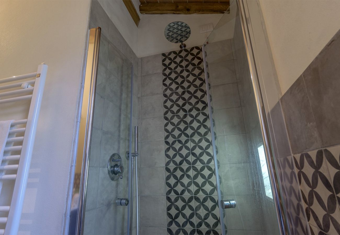 Villa in Pescaglia - Villa Cristina, modern farmhouse with Private Pool between Lucca and the Beach of Camaiore