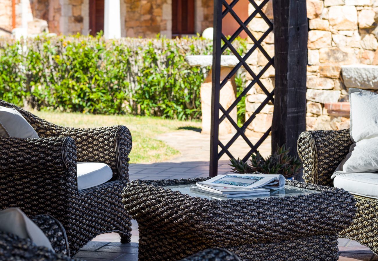 Villa in Olbia - Villa Majra - fantastischer Pool mit Blick auf Tavolara