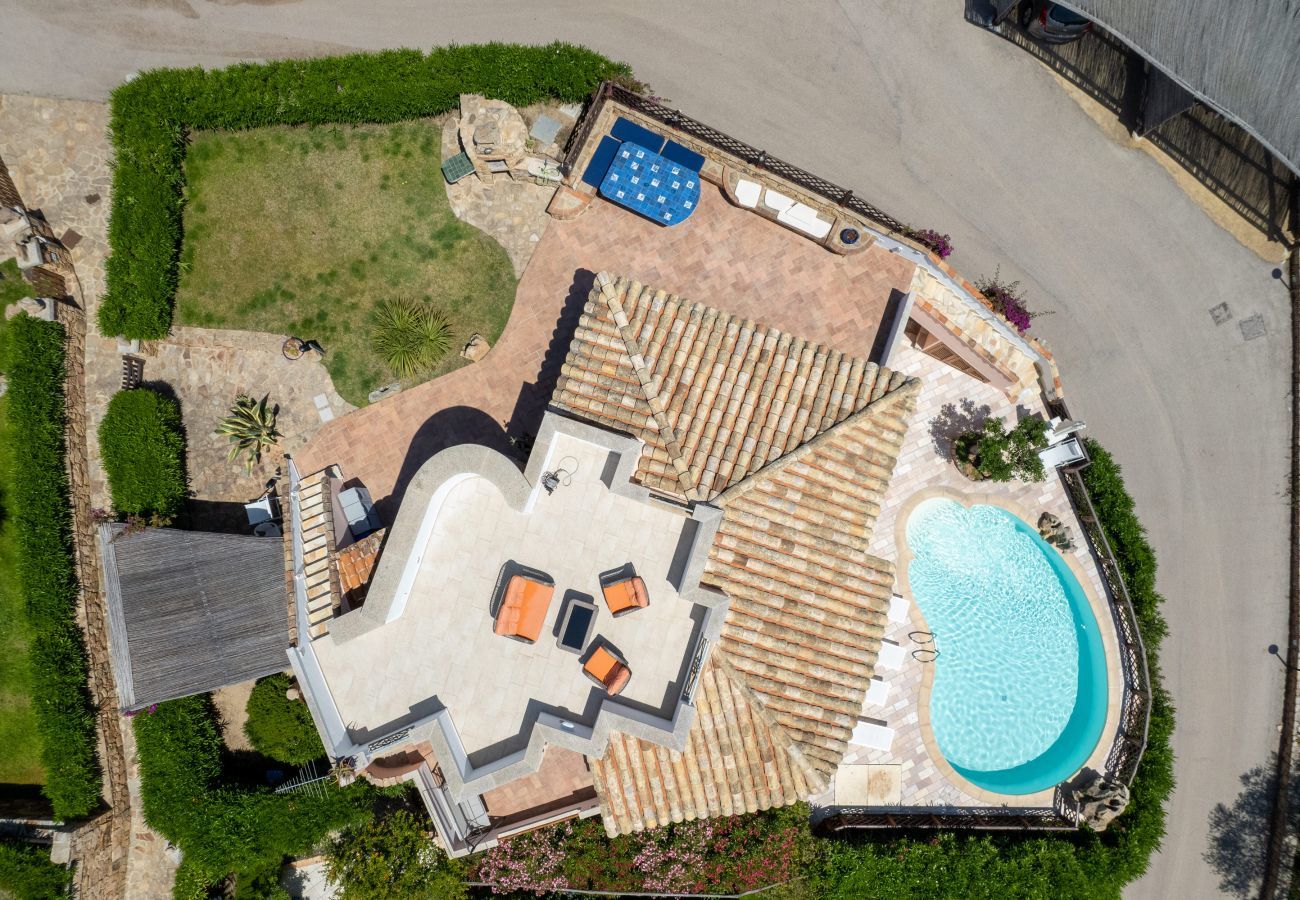 Villa in Olbia - Villa Majra - fantastischer Pool mit Blick auf Tavolara