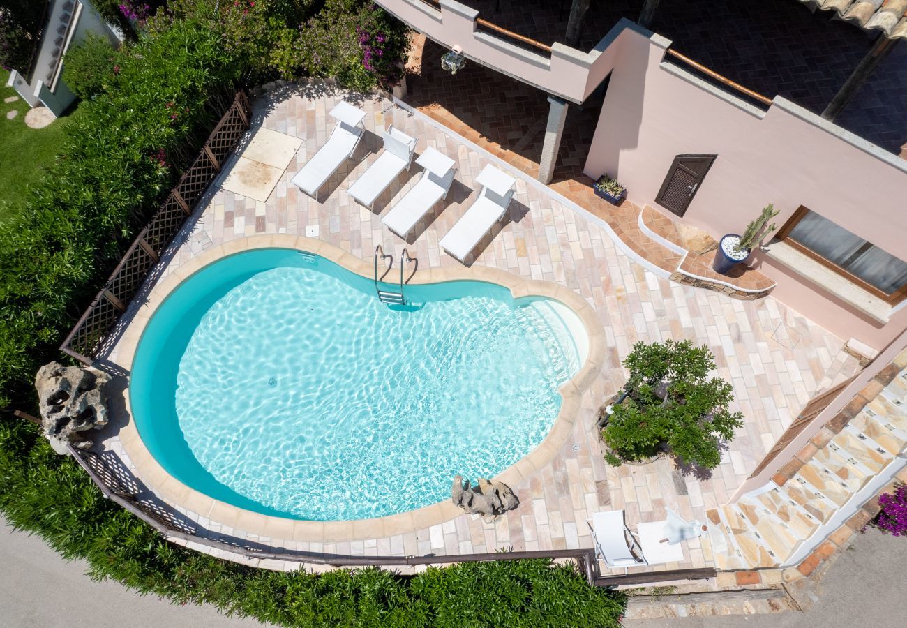 Villa in Olbia - Villa Majra - fantastischer Pool mit Blick auf Tavolara