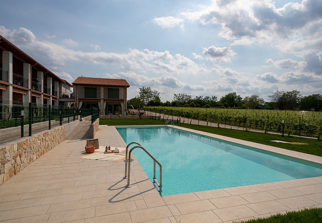 Ferienwohnung in Lazise - Regarda - Desinerwohnung Cascinale 11 mit Pool, Terrasse, Grill