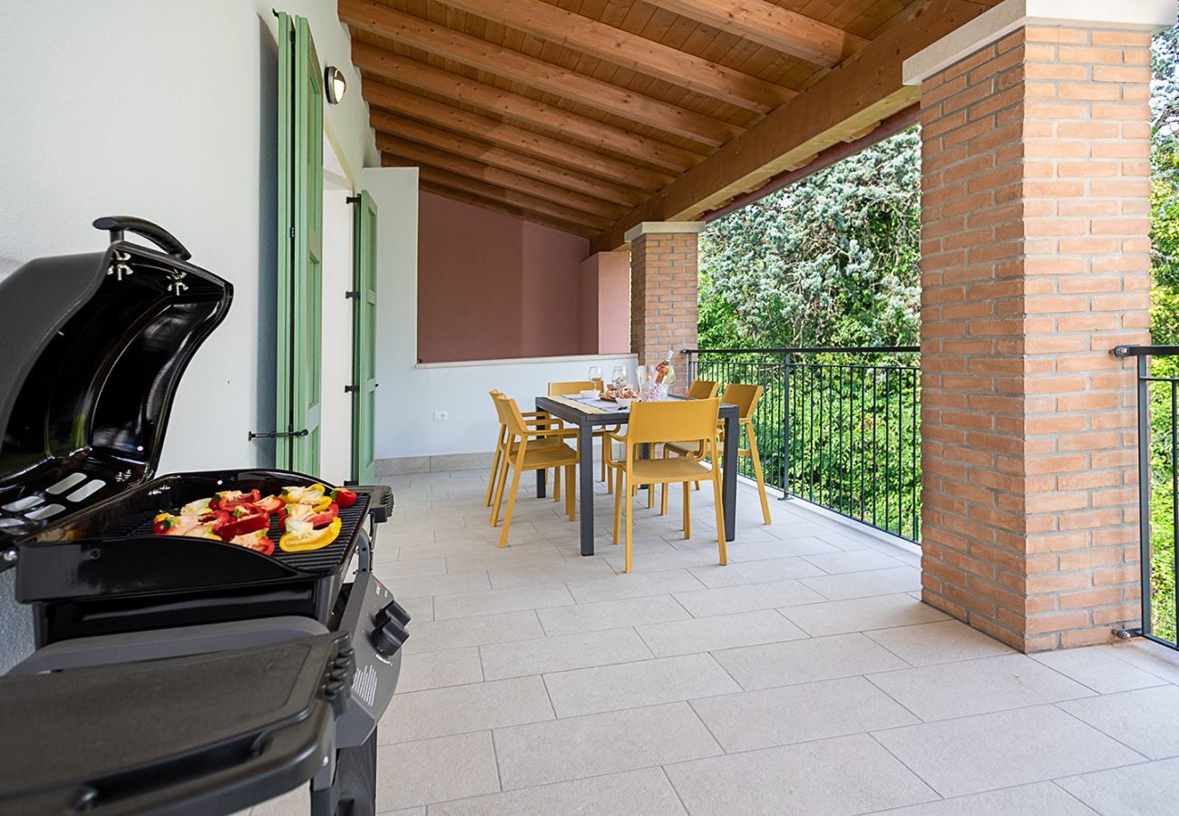 Ferienwohnung in Lazise - Regarda - Desinerwohnung Cascinale 11 mit Pool, Terrasse, Grill