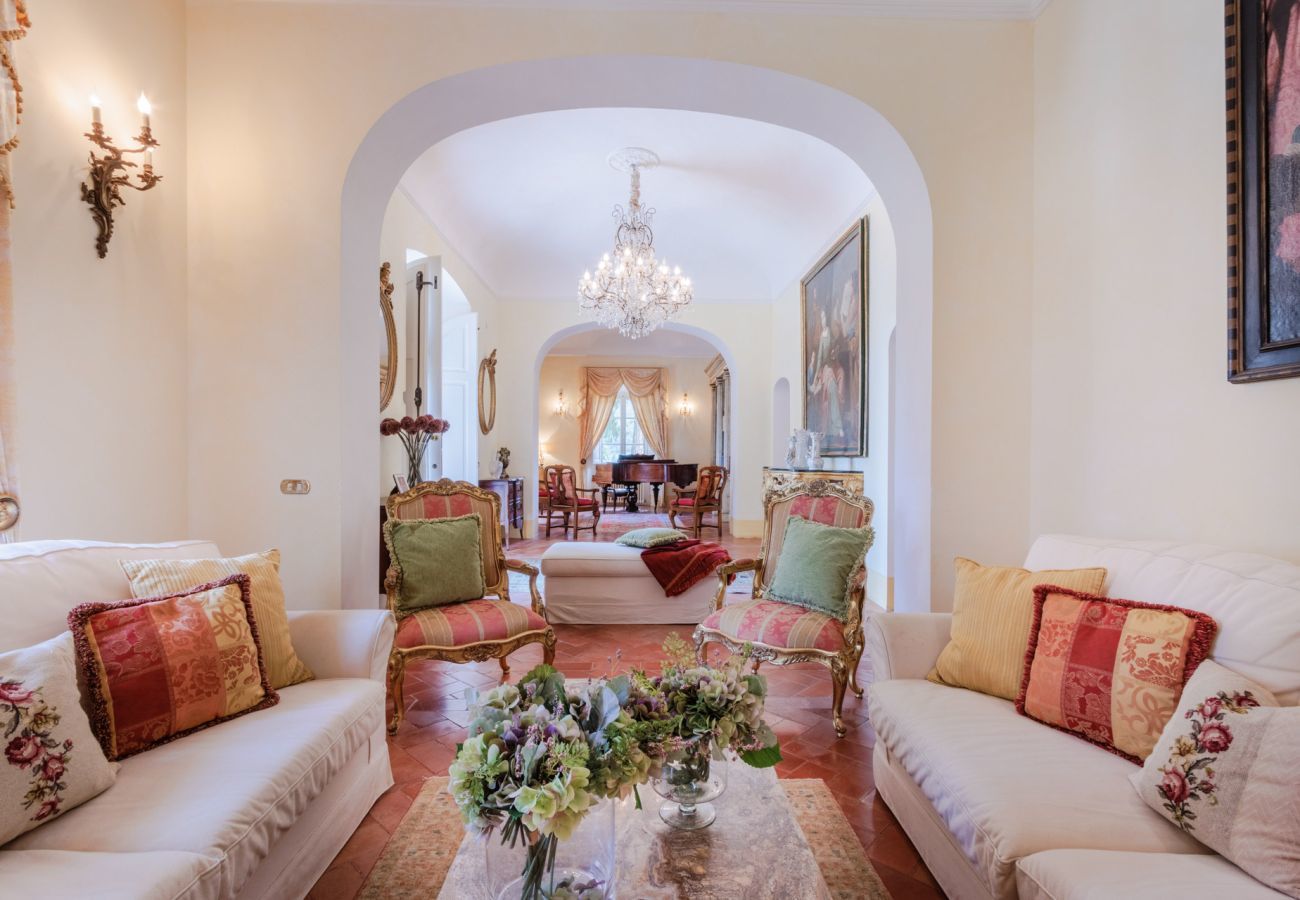 Villa in Cetona - Rocca di Cetona, a Luxury Castle with Pool in Tuscany