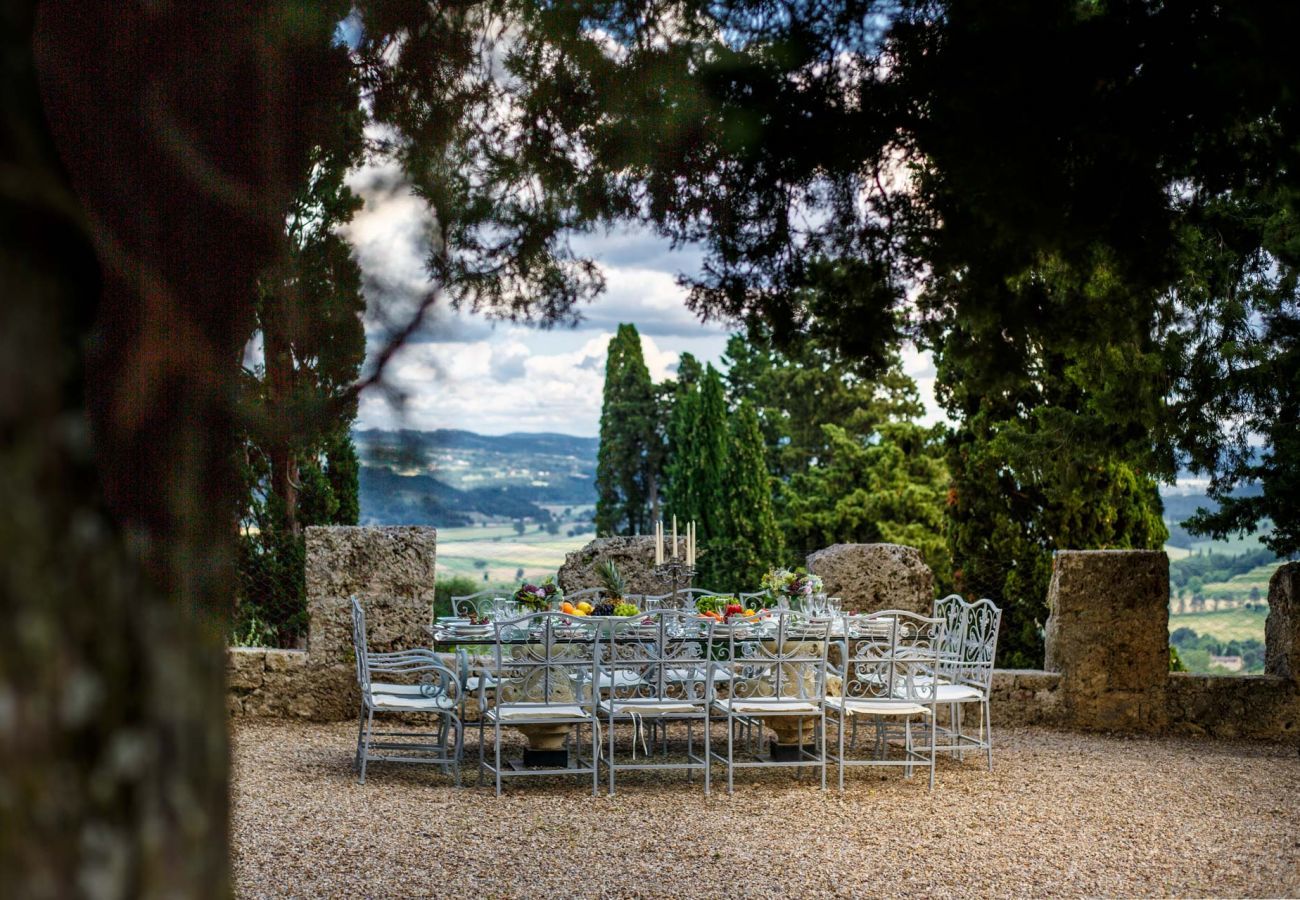 Villa in Cetona - Rocca di Cetona, a Luxury Castle with Pool in Tuscany