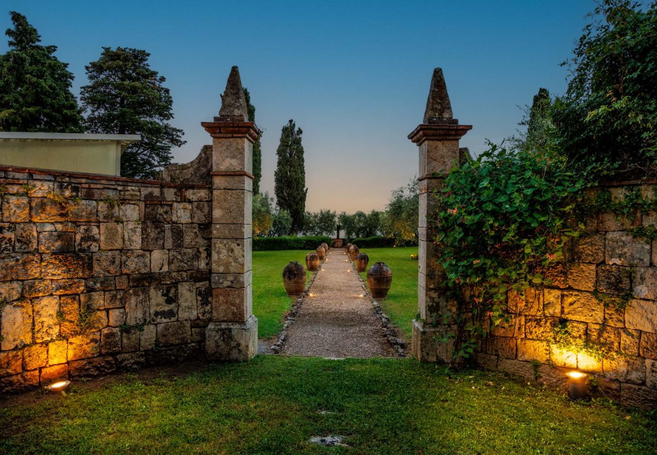 Villa in Cetona - Rocca di Cetona, a Luxury Castle with Pool in Tuscany