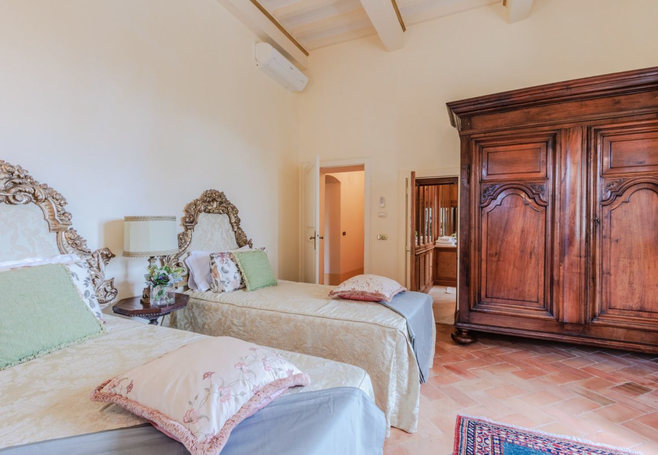 Villa in Cetona - Rocca di Cetona, a Luxury Castle with Pool in Tuscany