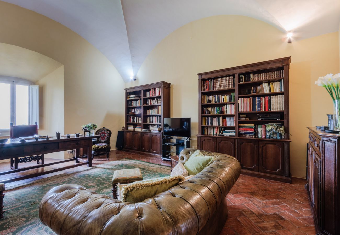 Villa in Cetona - Rocca di Cetona, a Luxury Castle with Pool in Tuscany