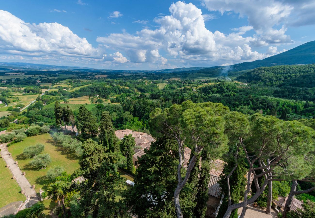 Villa in Cetona - Rocca di Cetona, a Luxury Castle with Pool in Tuscany