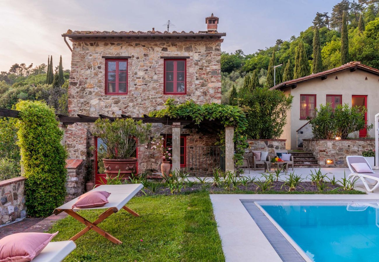 Villa in Lucca - VILLA BORBONE in Pieve Santo Stefano, a Luxury Renaissance Panoramic 9 Bedrooms Retreat Villa with Private Pool 