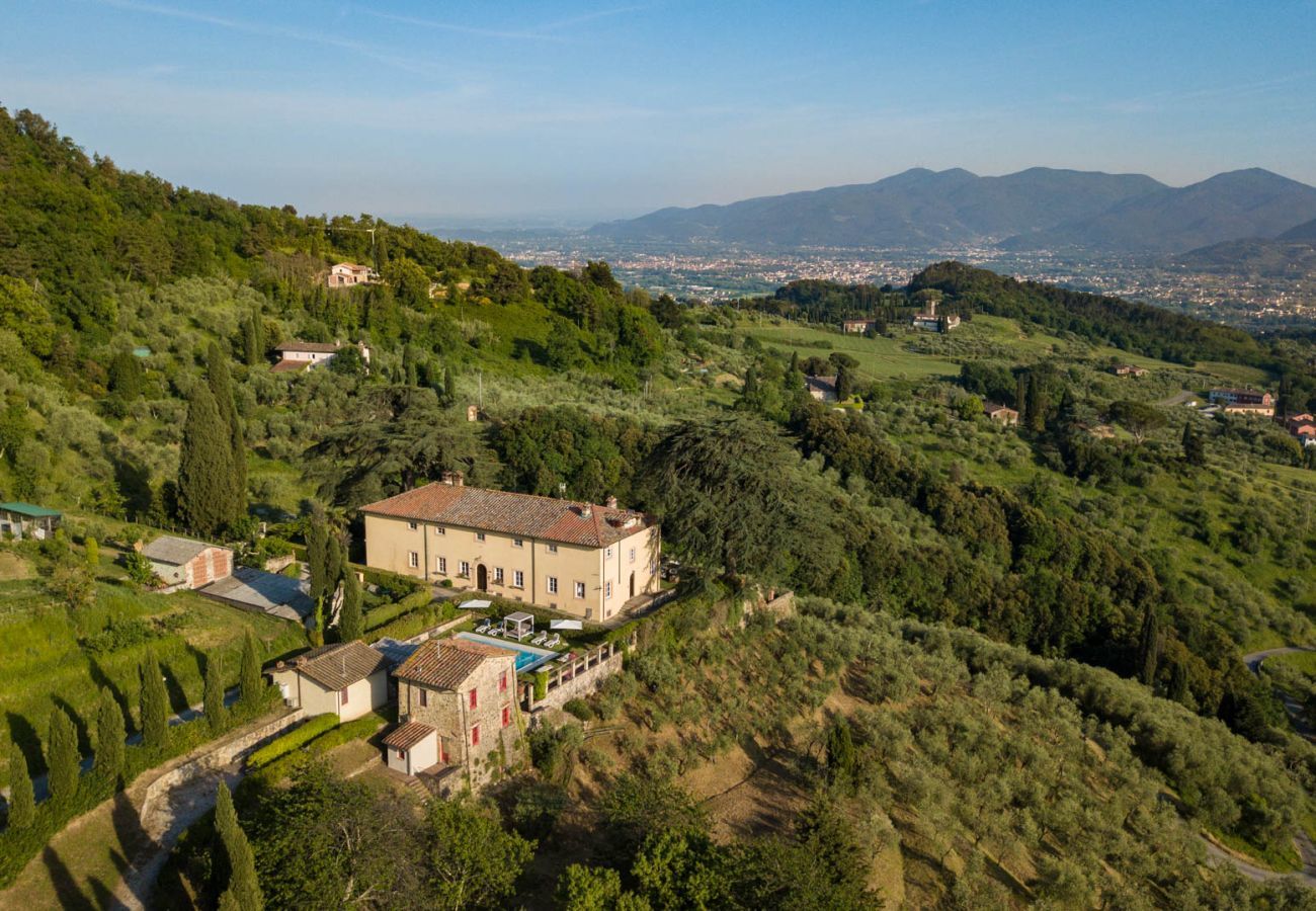 Villa in Lucca - VILLA BORBONE in Pieve Santo Stefano, a Luxury Renaissance Panoramic 9 Bedrooms Retreat Villa with Private Pool 