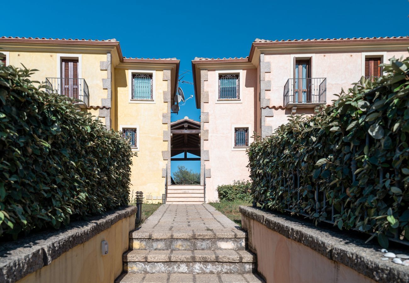 Ferienwohnung in Olbia - Rovo Flat 29 - Wohnung mit Garten 600 Meter vom Strand von Bados entfernt