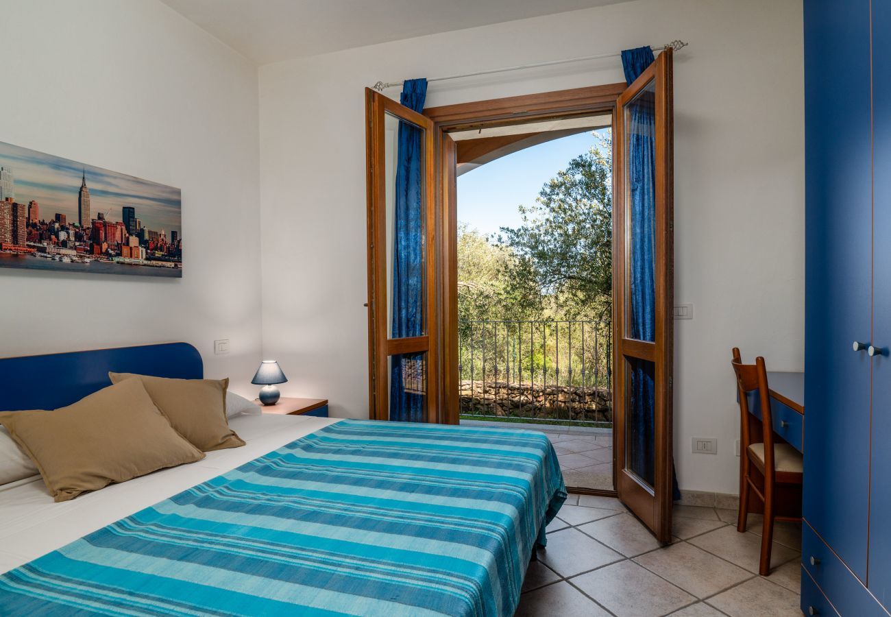 Wohnung in Olbia - Rovo Flat 7 - Apartment mit Meerblick, 600 Meter vom Strand von Bados entfernt