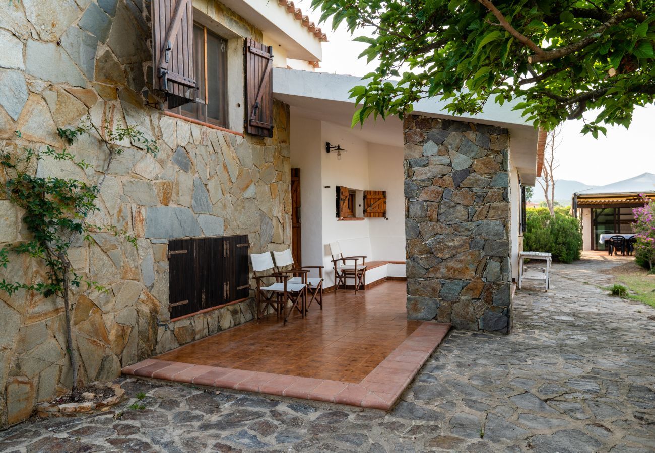 Villa in Olbia - Villa Bay Pine - direkter Zugang zum Pittulongu-Meer, wi-fi
