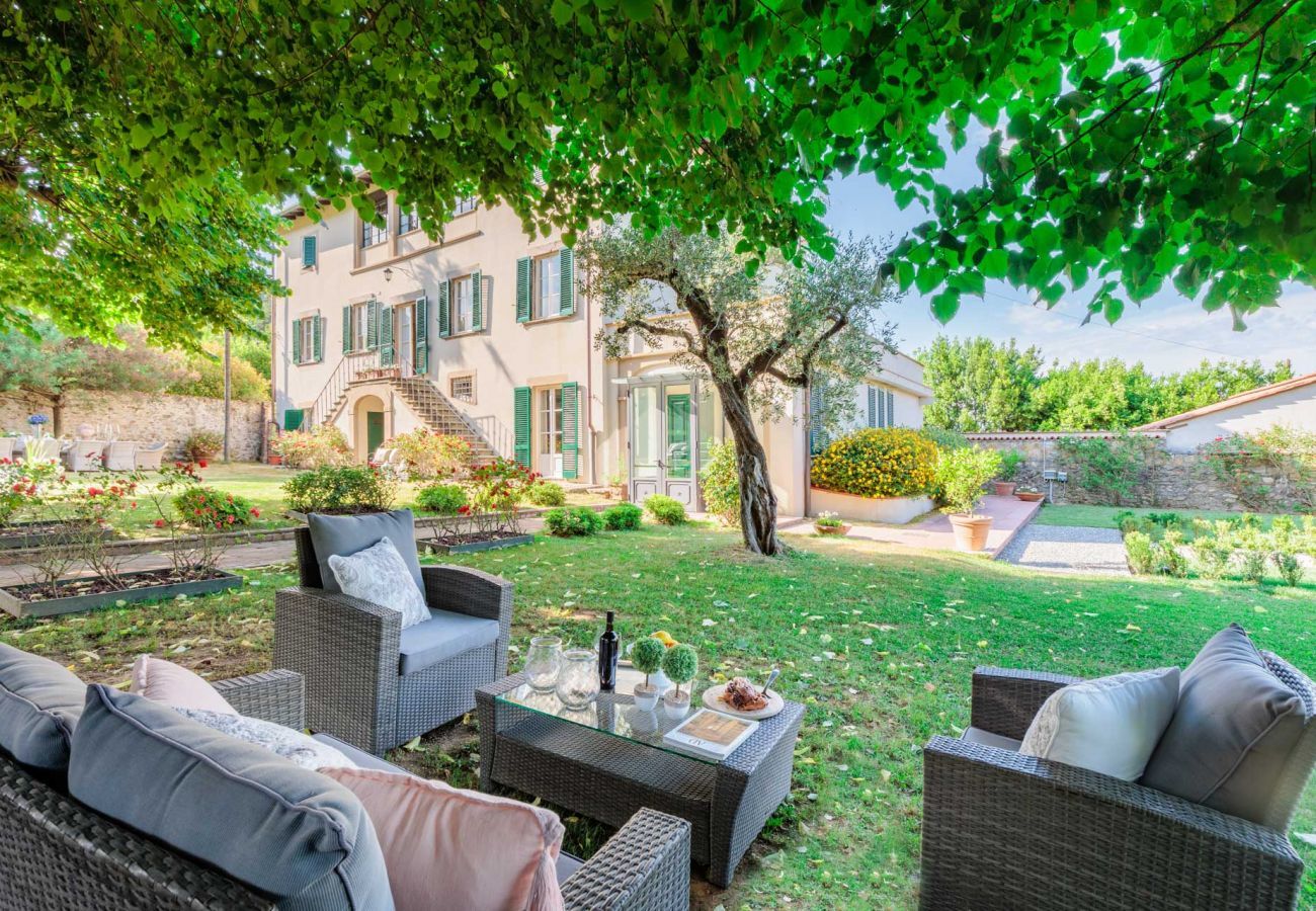 Villa in Vorno - Villa Elizabeth, newly renovated antique villa with private pool on the hills in Vorno close to Lucca