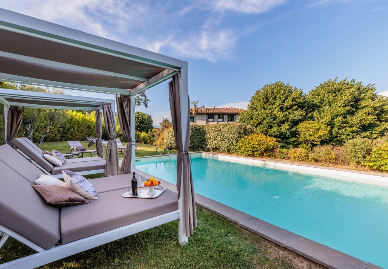 Villa in Vorno - Villa Elizabeth, newly renovated antique villa with private pool on the hills in Vorno close to Lucca