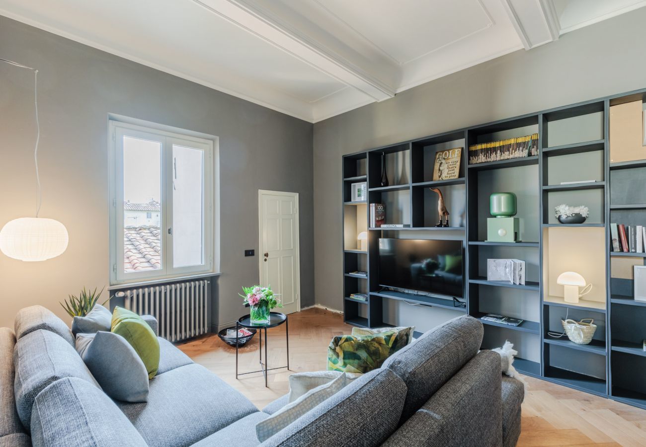 Ferienwohnung in Lucca - Casa Grey, Contemporary Penthouse