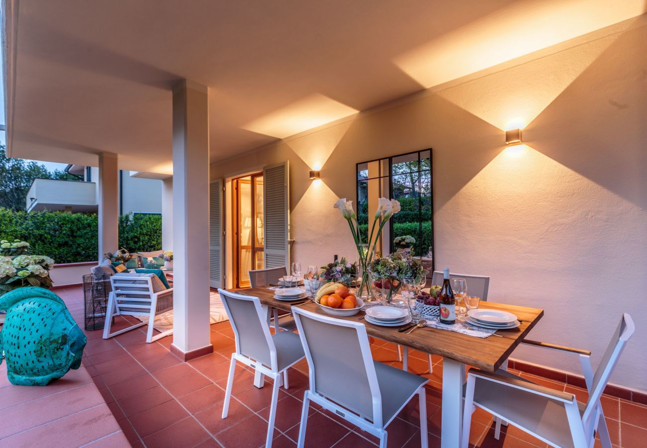 Villa in Marina di Pietrasanta - Regina Beach Villa, by the beach in Marina di Piet