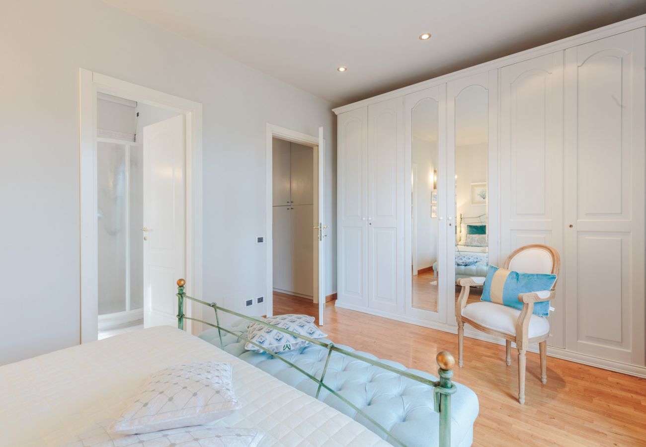 Villa in Marina di Pietrasanta - Regina Beach Villa, by the beach in Marina di Piet