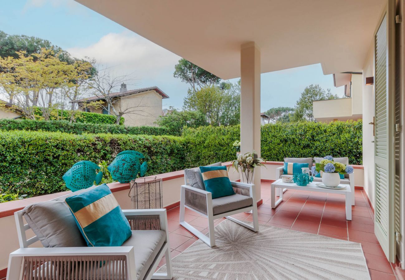 Villa in Marina di Pietrasanta - Regina Beach Villa, by the beach in Marina di Piet